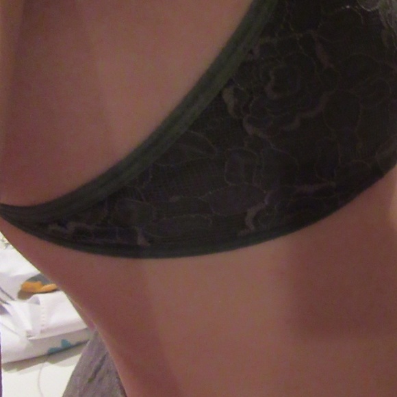 Olive Lace Bralette with Cut-out - Picture 3 of 3